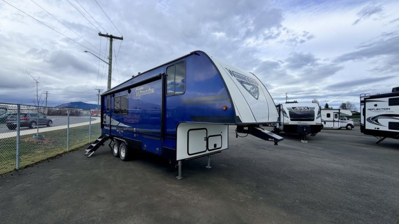 2020 WINNEBAGO MICRO MINNIE 2405RG