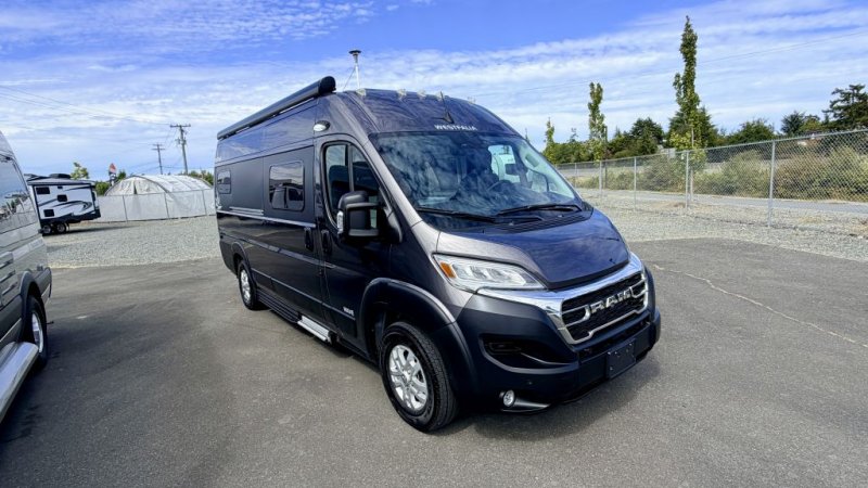 2025 ROADTREK WESTFALIA WAVE SKYLIGHT