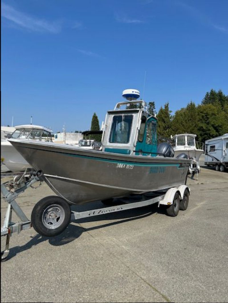 1997 SILVER STREAK SILVER STREAK 18' CENTER CONSOLE