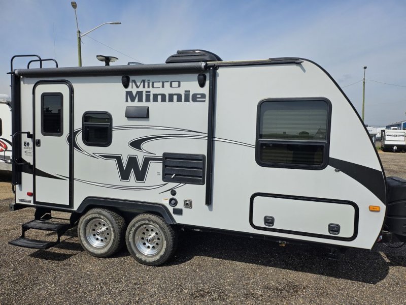 2019 WINNEBAGO MINNIE WINNIE 1808FBS