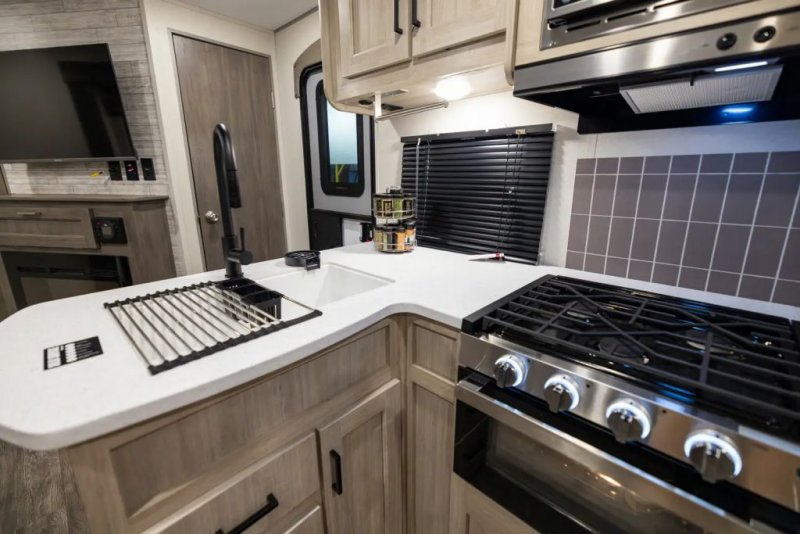 2026 FOREST RIVER AURORA 29TQS