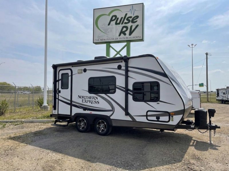 2015 GULF STREAM NORTHERN EXPRESS E718FB