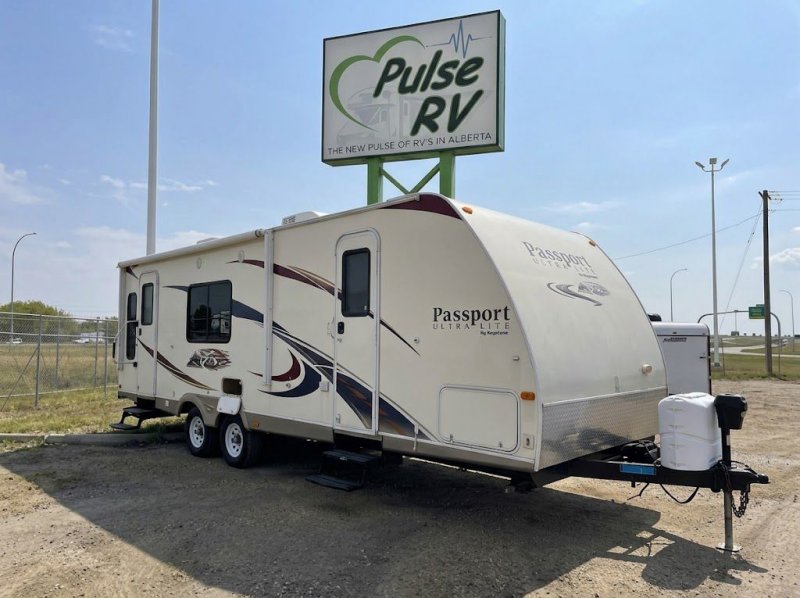 2011 PASSPORT ULTRA LITE 285RL