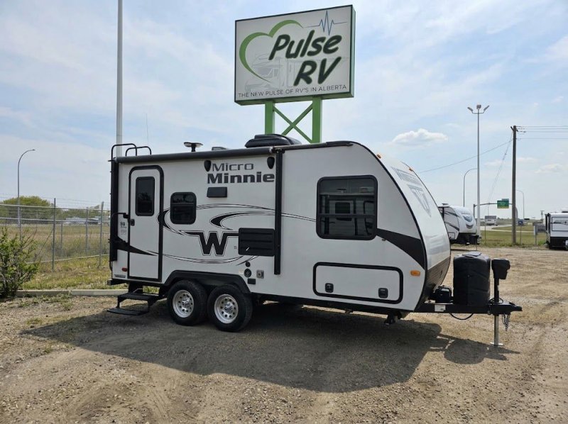 2019 WINNEBAGO MINNIE WINNIE 1808FBS