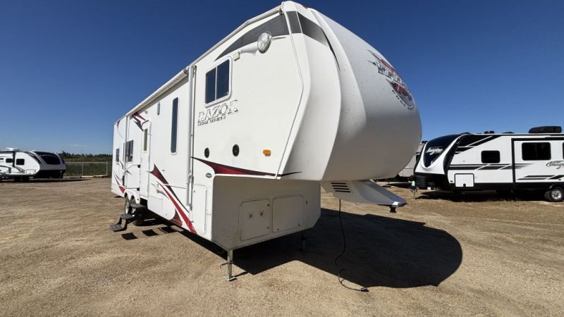 2009 HEARTLAND RAZOR 3212SB