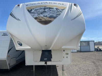 2013 CHAPARRAL MID PROFILE 286RKS