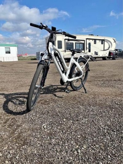 2023 ESCAPE COMMUTER E-BIKE