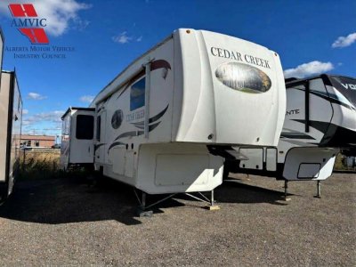 2010 CEDAR CREEK 36RE