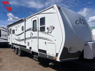 2013 ARCTIC FOX M-25Y
