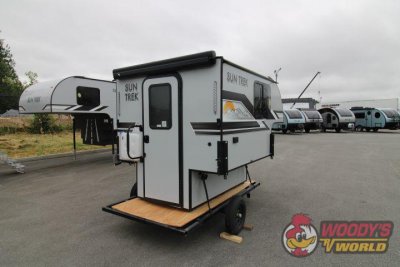 2027 SUN TREK 550