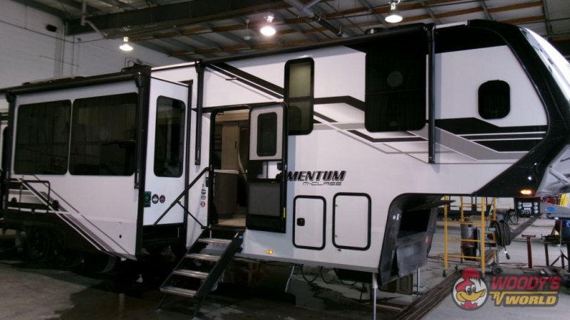 2025 GRAND DESIGN MOMENTUM M-CLASS 395MS