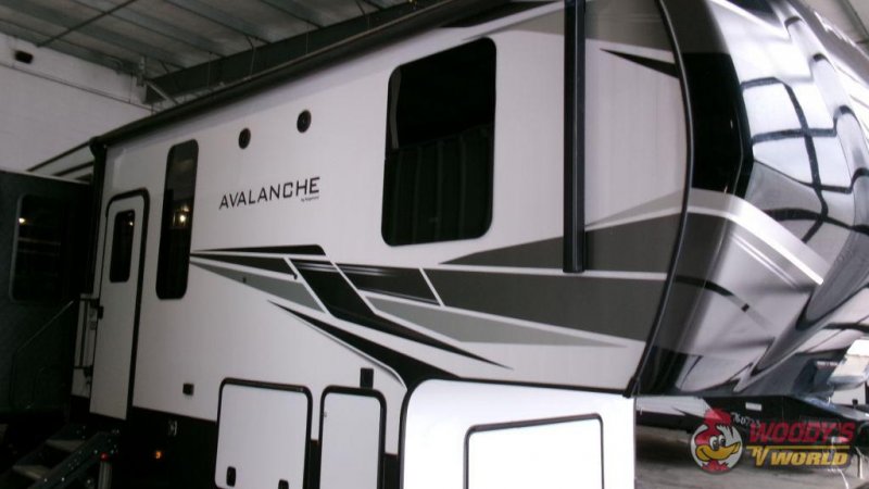 2021 KEYSTONE RV AVALANCHE 322RL