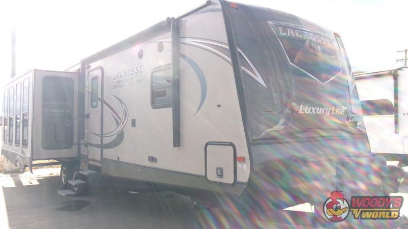 2015 FOREST RIVER LACROSSE 327RES