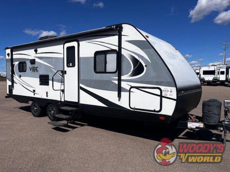 2017 FOREST RIVER VIBE 224RLS