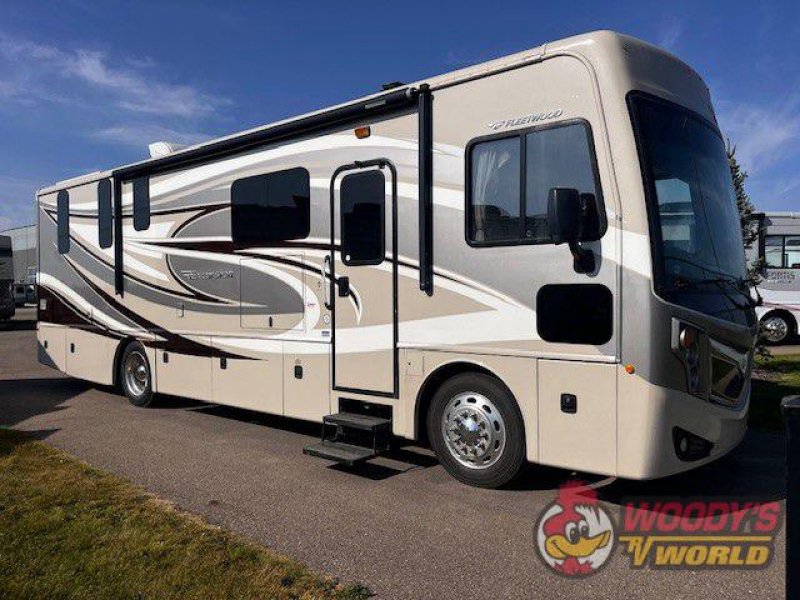 2015 FLEETWOOD EXCURSION 33D