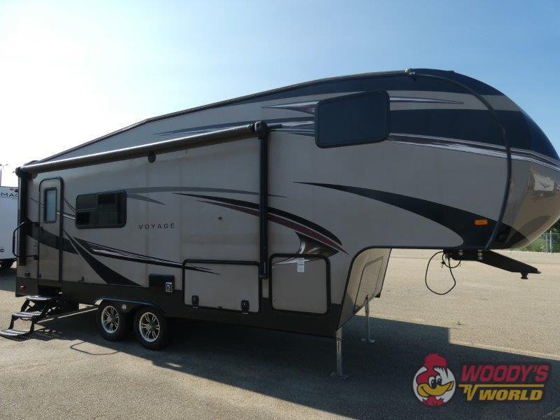 2016 WINNEBAGO RV VOYAGE 25RKS