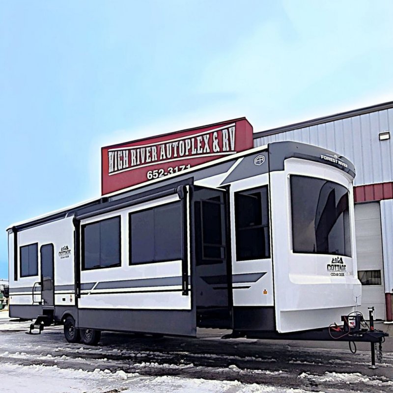 2026 FOREST RIVER CEDAR CK COTTAGE 40CCK