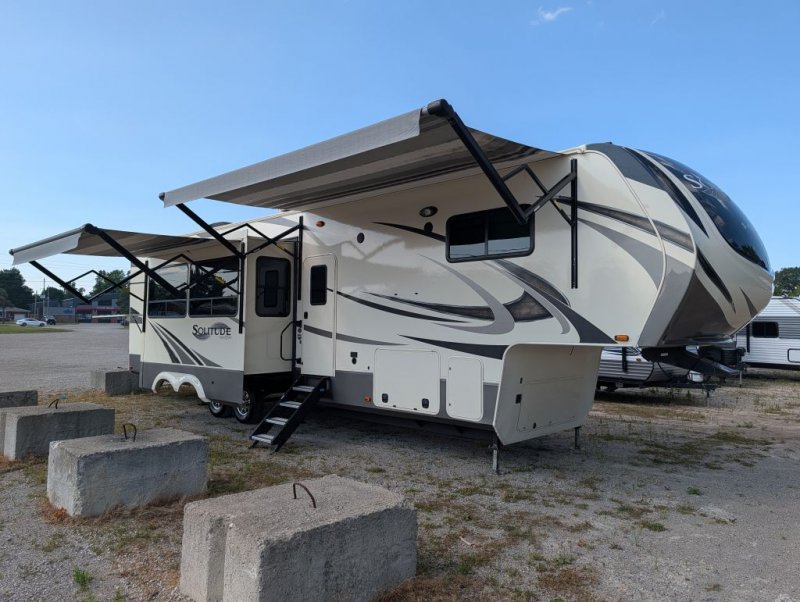 2020 SOLITUDE 3950BH