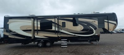2017 LANDMARK 365 LM CHARLESTON