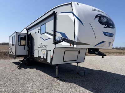 2023 CHEROKEE ARCTIC WOLF 3550 SUITE