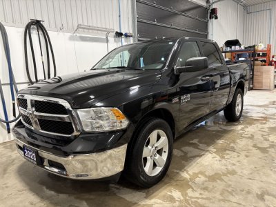 2023 RAM 1500 CLASSIC CREW CAB SLT