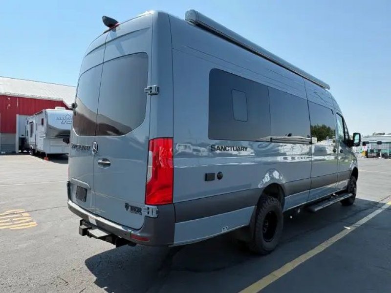 2027 THOR MOTOR COACH Sanctuary 24A MBS AWD