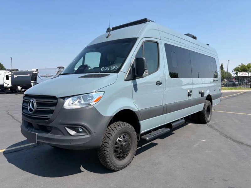 2027 THOR MOTOR COACH Sanctuary 24A MBS AWD