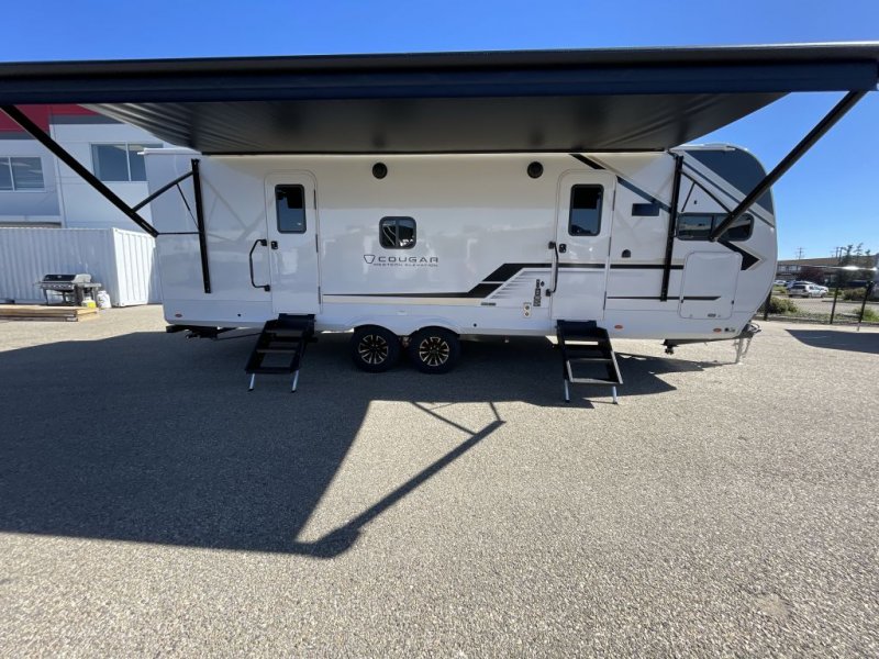 2027 KEYSTONE RV Cougar 25FK Western Elevation