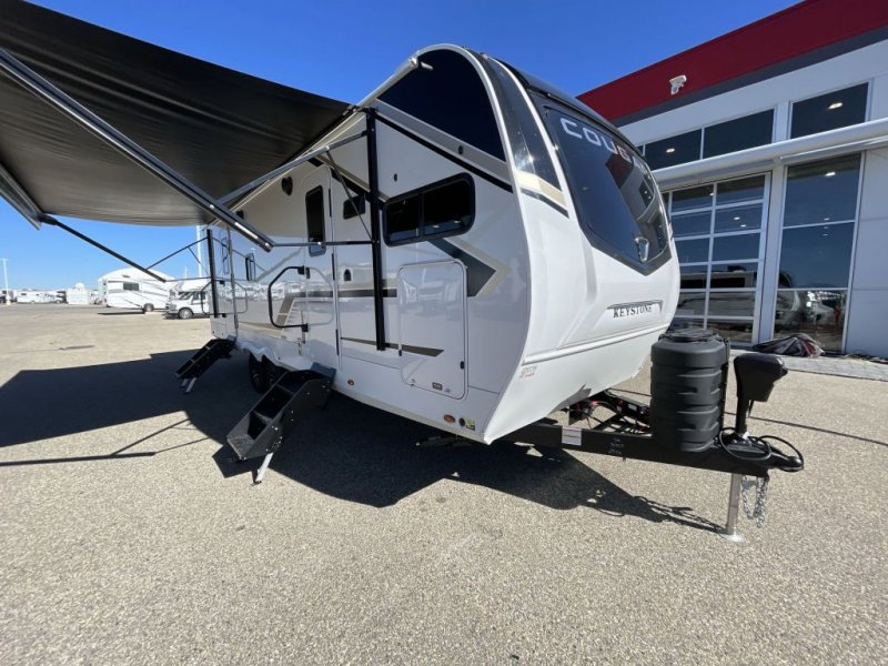 2027 KEYSTONE RV Cougar 25FK Western Elevation