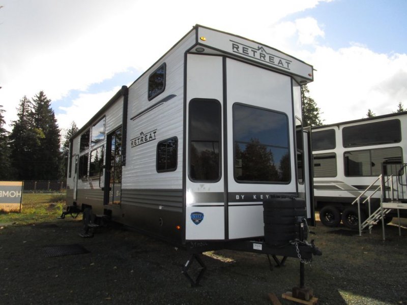 2025 KEYSTONE RV Retreat 39HBDL