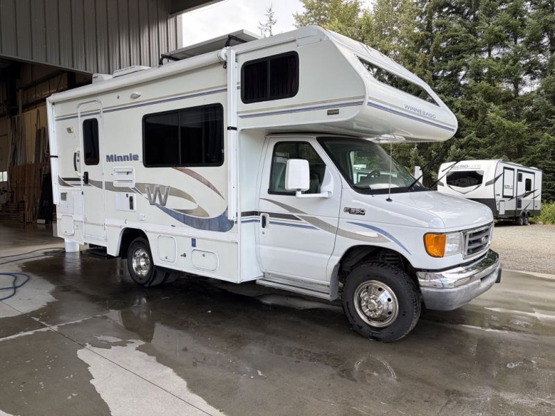 2003 WINNEBAGO Minnie Winnie 22E