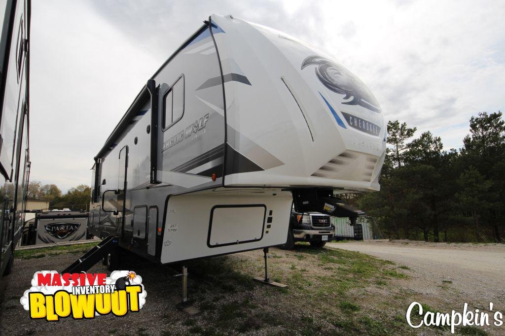 2022 FOREST RIVER CHEROKEE ARCTIC WOLF 287BH