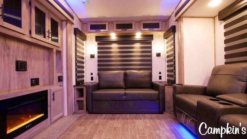 2022 FOREST RIVER CHEROKEE ARCTIC WOLF 3660 SUITE