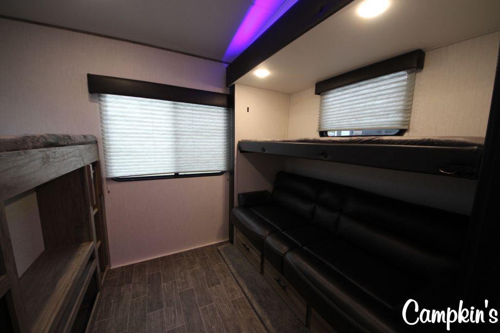 2022 FOREST RIVER CHEROKEE ARCTIC WOLF 321BH (SPECIAL)