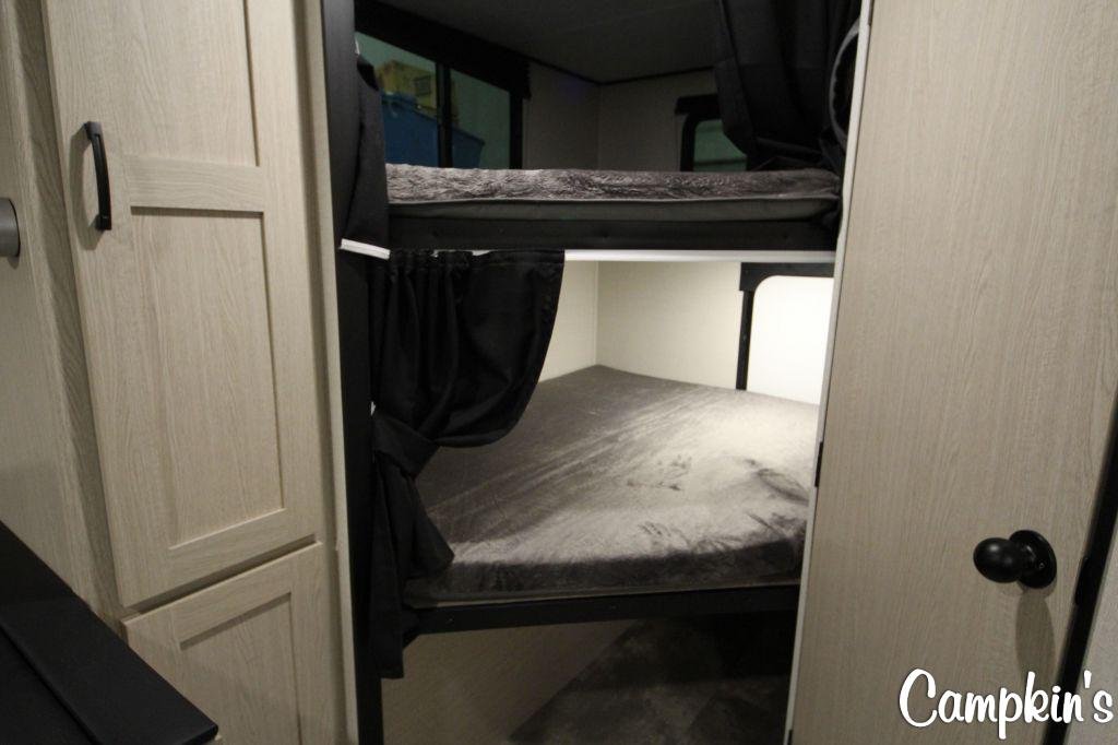 2022 COACHMEN APEX ULTRA LITE 256BHS