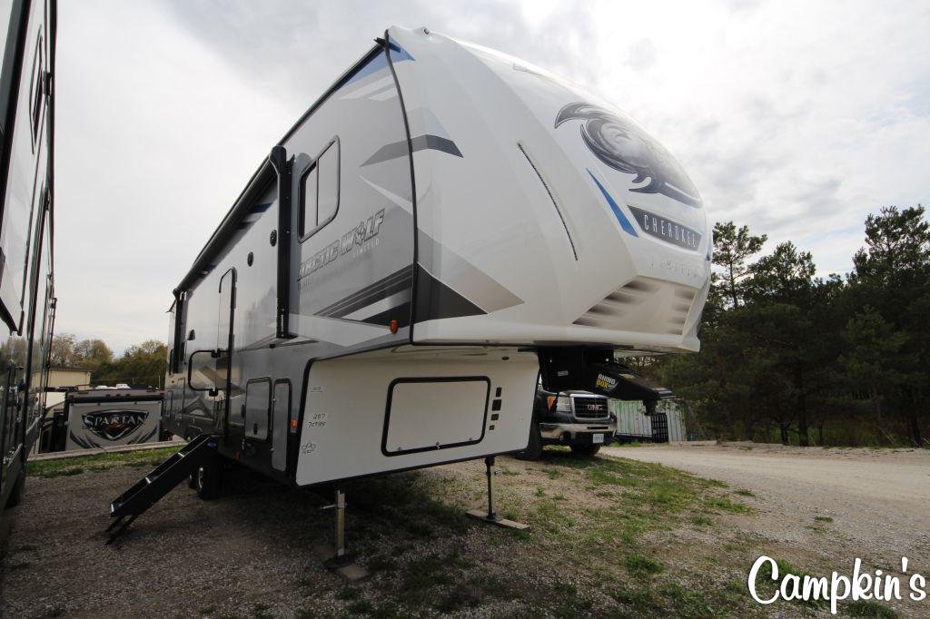 2022 FOREST RIVER CHEROKEE ARCTIC WOLF 287BH