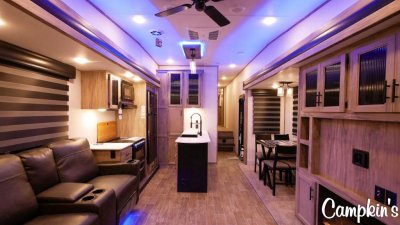 2022 FOREST RIVER CHEROKEE ARCTIC WOLF 3660 SUITE