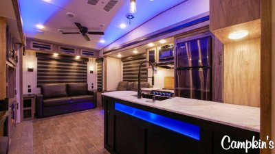 2022 FOREST RIVER CHEROKEE ARCTIC WOLF 3660 SUITE