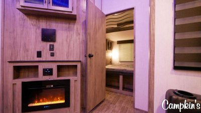 2022 FOREST RIVER CHEROKEE ARCTIC WOLF 3770 SUITE