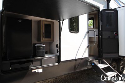 2022 FOREST RIVER CHEROKEE ARCTIC WOLF 3770 SUITE
