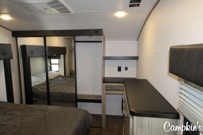 2022 FOREST RIVER CHEROKEE ARCTIC WOLF 3770 SUITE