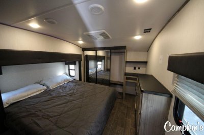 2022 FOREST RIVER CHEROKEE ARCTIC WOLF 3770 SUITE