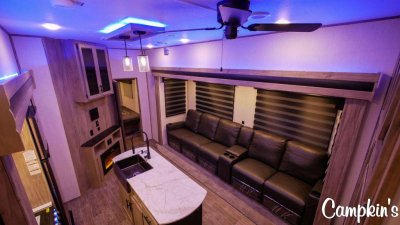 2022 FOREST RIVER CHEROKEE ARCTIC WOLF 3770 SUITE