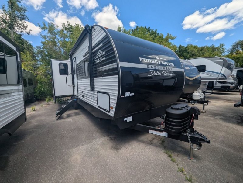 2025 DELLA TERRA 272RL
