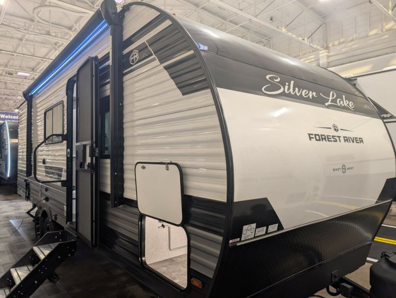 2026 SILVER LAKE 2350BH