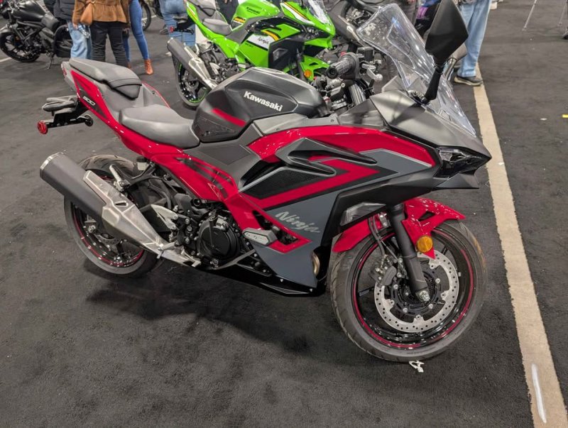 2025 NINJA 500 SE