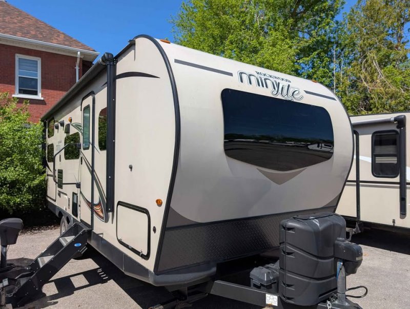 2019 ROCKWOOD MINI LITE 2509S BUNKHOUSE