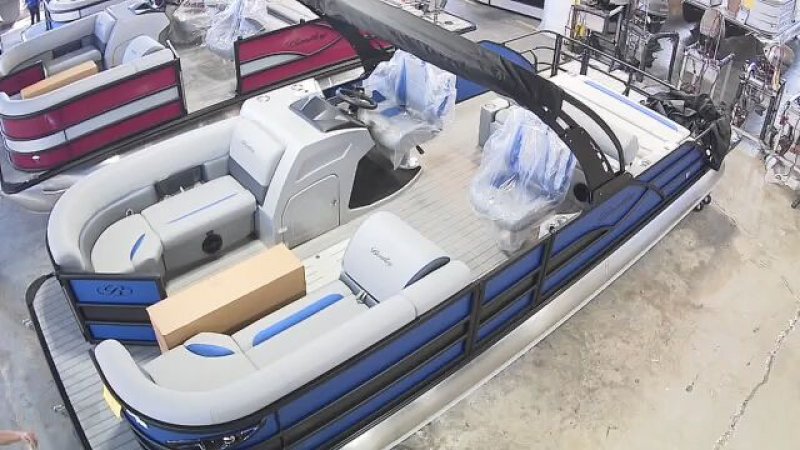 2026 LEGACY 243 SWINGBACK