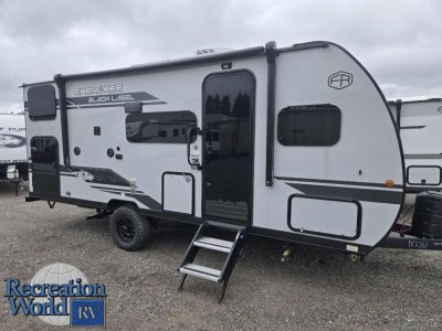 2027 WOLF PUP 17JWBL