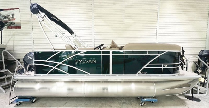 Pontoon Boats for Sale near Kemptville, Ontario | Pirate Cove Marina